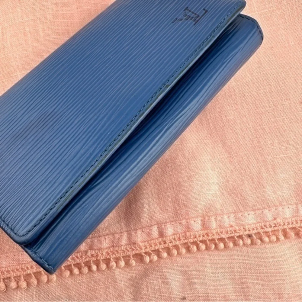 AUTHENTIC Louis Vuitton Epi Porte Monnaie Billets Tresor Wallet. Toledo Blue - Picture 6 of 16